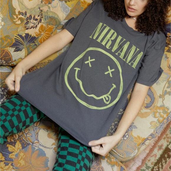 NEW Daydreamer Nirvana Smiley Graphic Band Short Sleeve Tee-Shirt Top - Picture 15 of 16